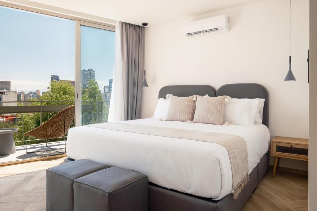 Casa Cibeles by Lumina - Three-Bedroom Apartment