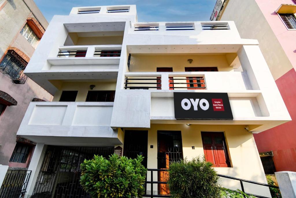 Gallery image of OYO Simplex Guest House Behala in Kolkata