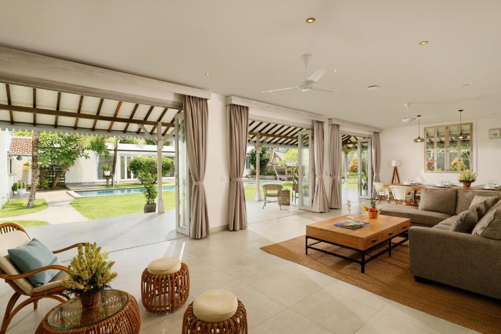 Area tempat duduk di Villa Hasian Jimbaran