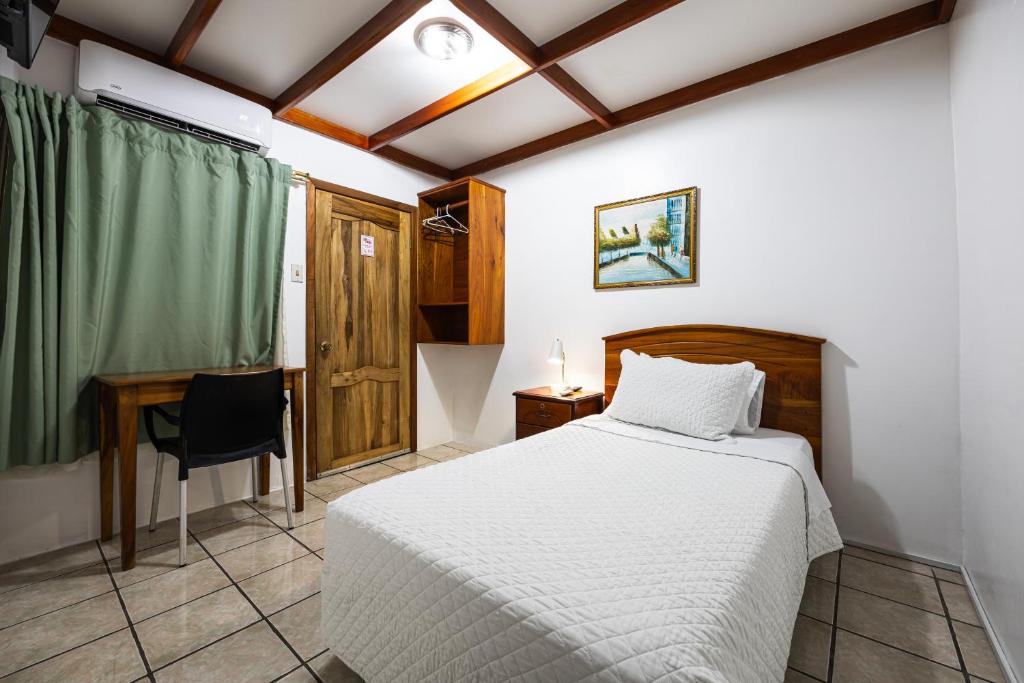 La Peregrina Galapagos B&B - Single Room