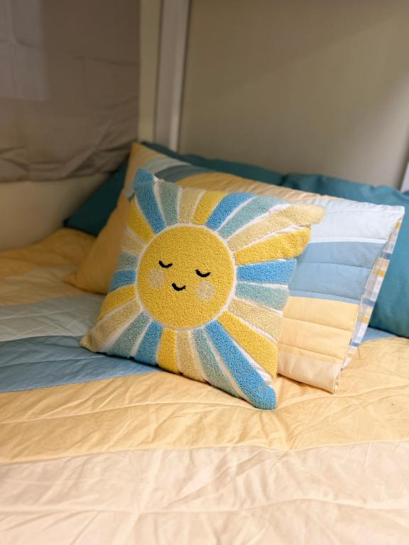 Postel nebo postele na pokoji v ubytování Micairan Suite