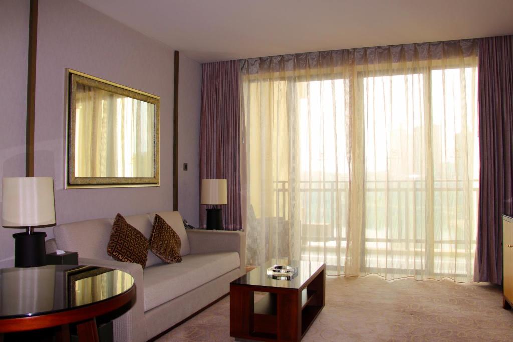 Sheraton Bailuhu Resort, Huizhou - Deluxe Suite