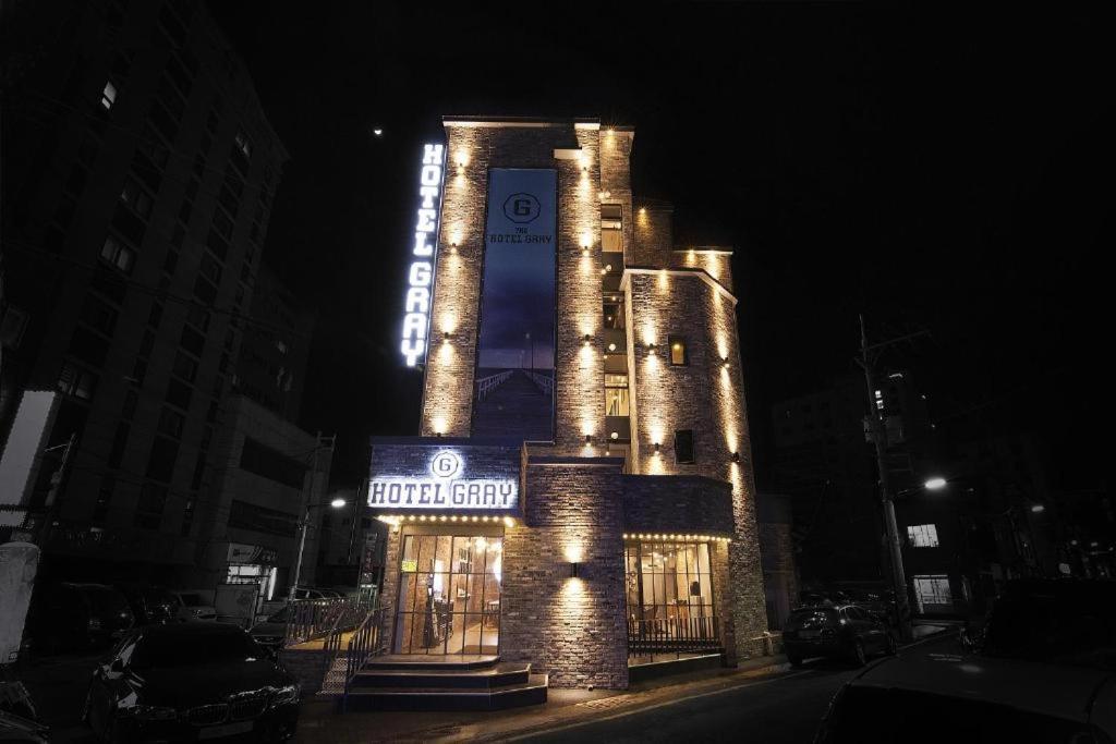 호텔 그레이 테마 …