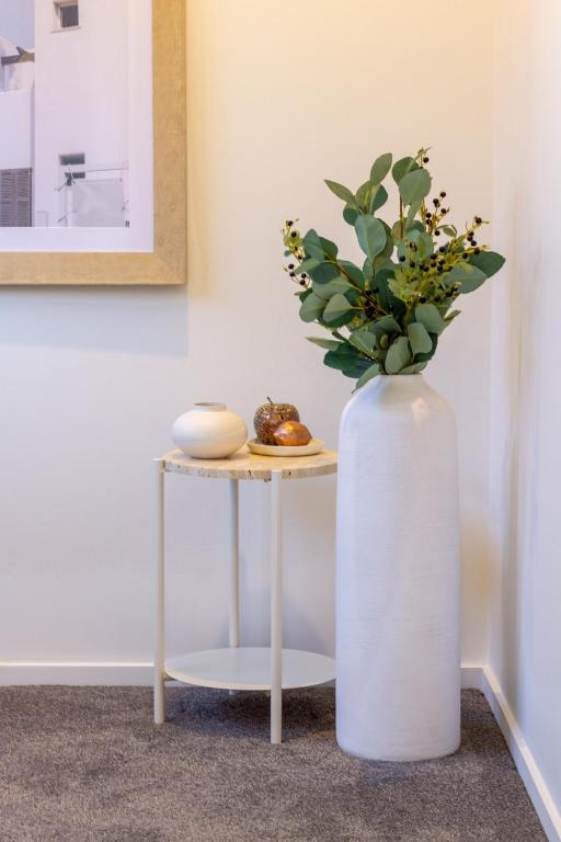 Central Chch Greek Island Vibe 2bed townhouse - Resim 34