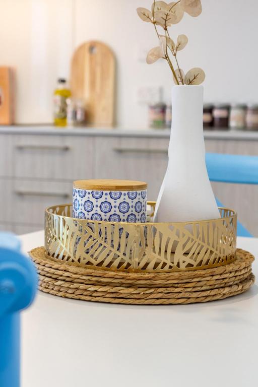 Central Chch Greek Island Vibe 2bed townhouse - Resim 20