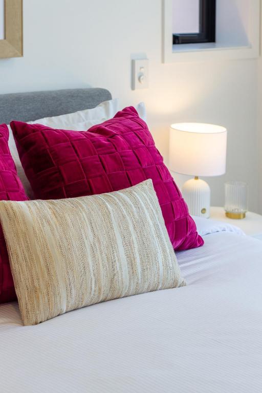 Central Chch Greek Island Vibe 2bed townhouse - Resim 43