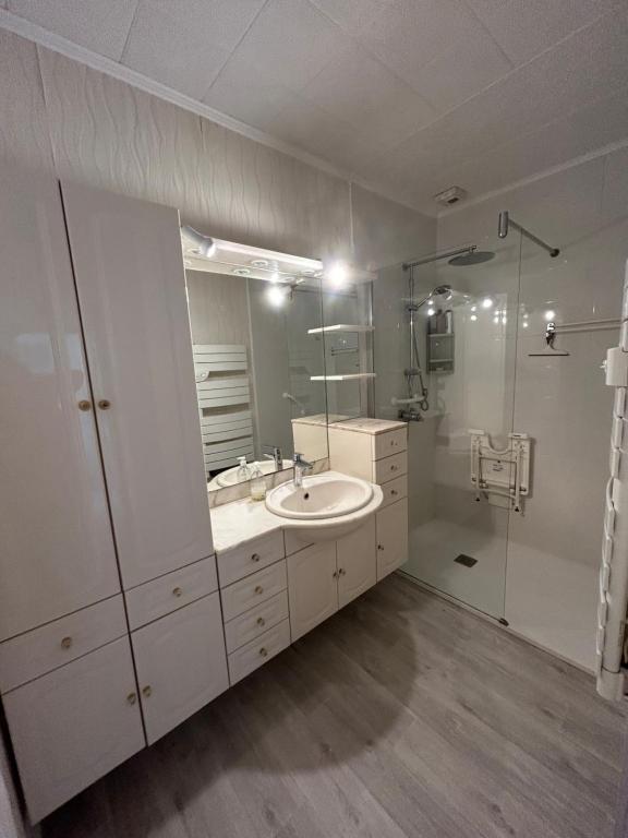 Kúpeľňa v ubytovaní Maison idéalement située pour les vacances