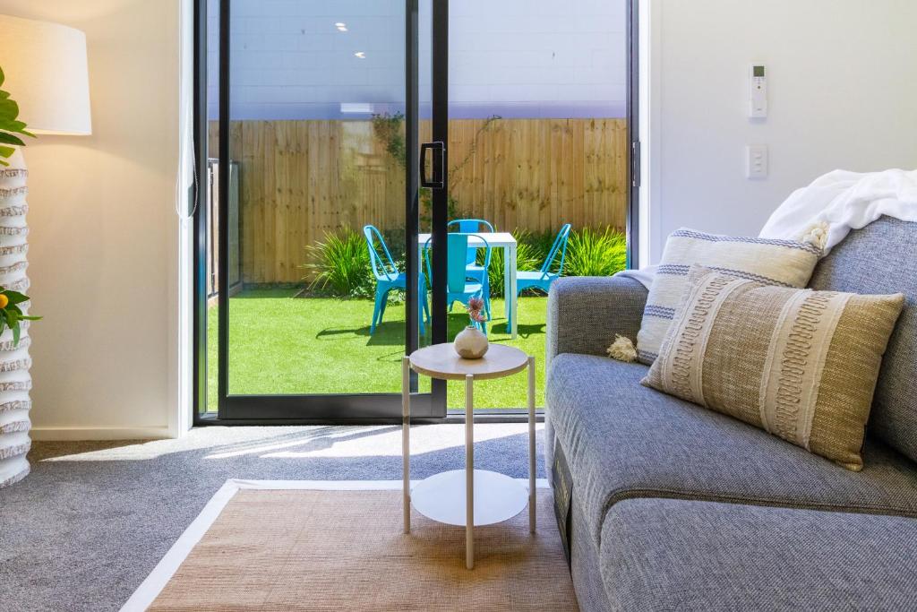 Central Chch Greek Island Vibe 2bed townhouse - Resim 6