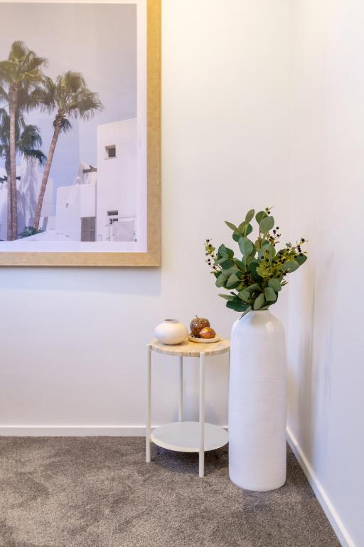 Central Chch Greek Island Vibe 2bed townhouse - Resim 35