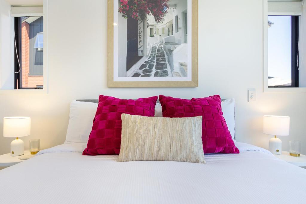 Central Chch Greek Island Vibe 2bed townhouse - Resim 2