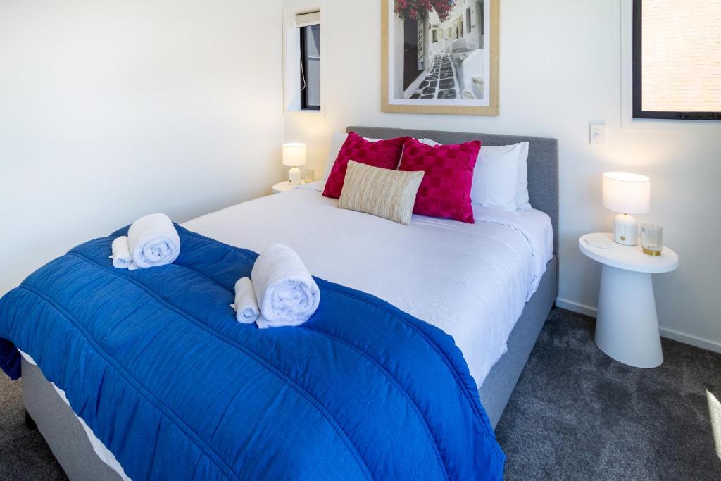 Central Chch Greek Island Vibe 2bed townhouse - Resim 42