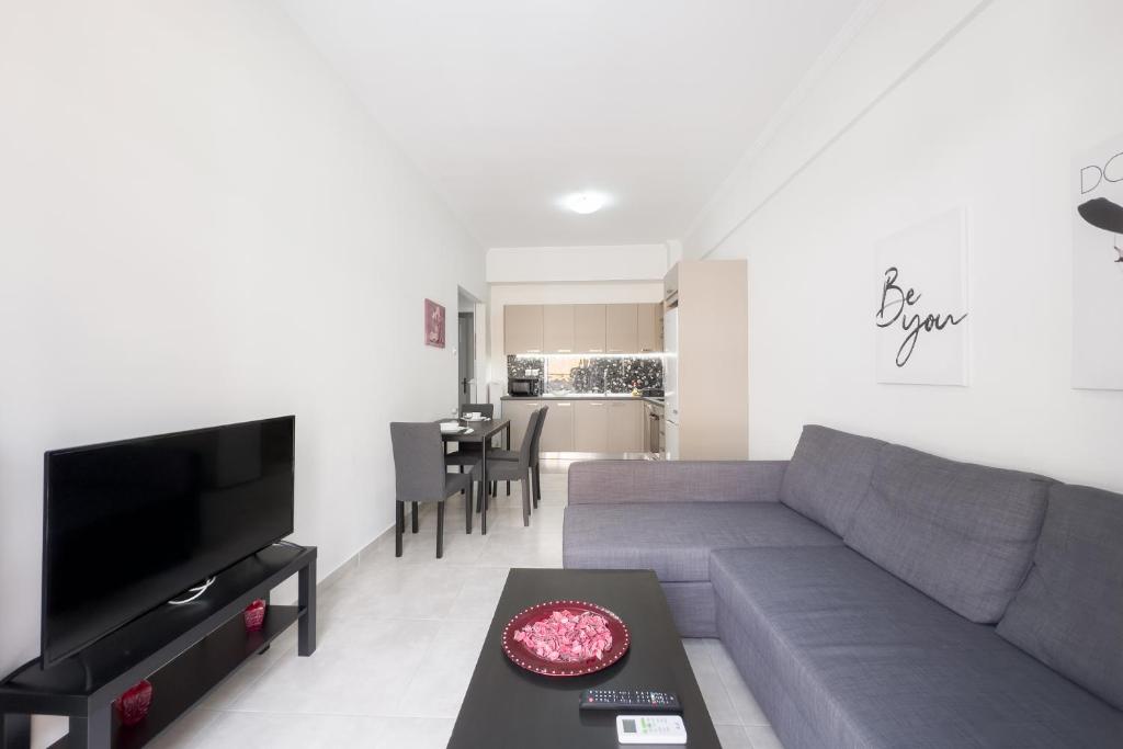 TV a/nebo společenská místnost v ubytování New Spacious & Stylist Apt