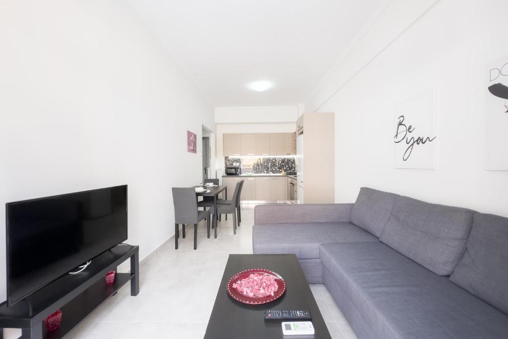 TV a/nebo společenská místnost v ubytování New Spacious & Stylist Apt