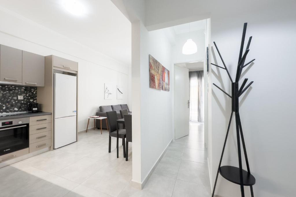 Kuchyň nebo kuchyňský kout v ubytování New Spacious & Stylist Apt