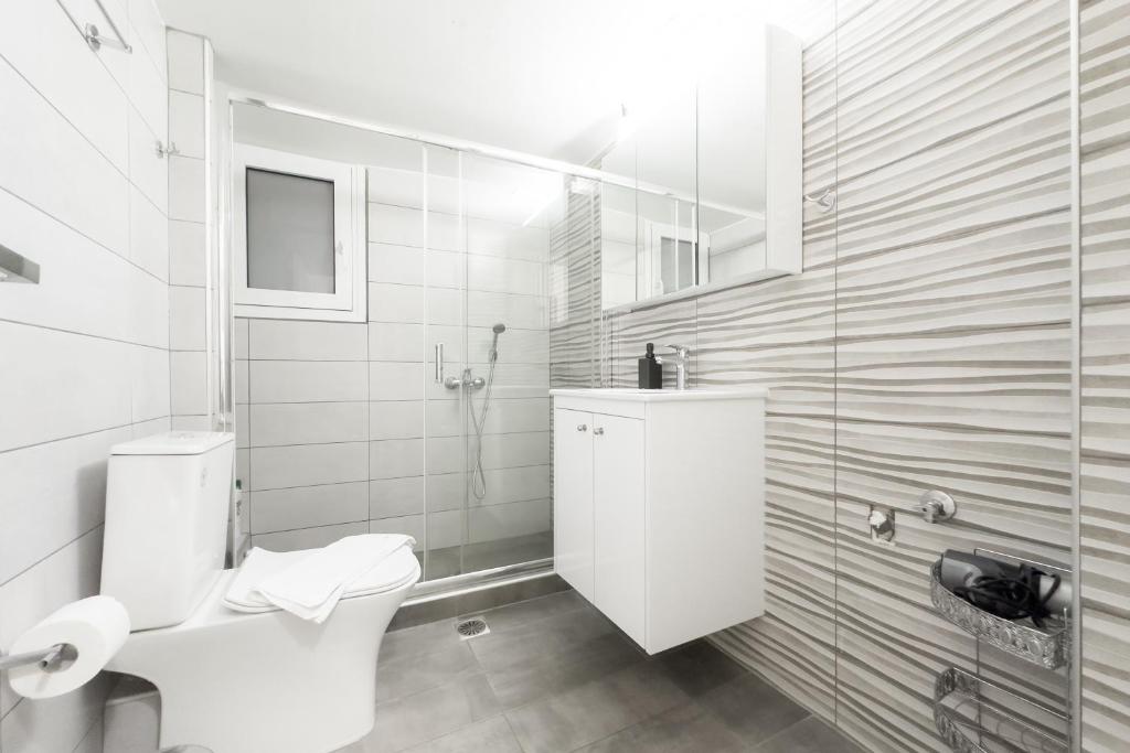 Koupelna v ubytování New Spacious & Stylist Apt