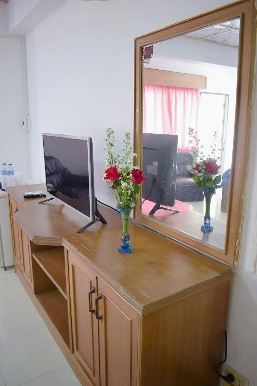 TV a/nebo společenská místnost v ubytování My Hotel Bangkok Noi
