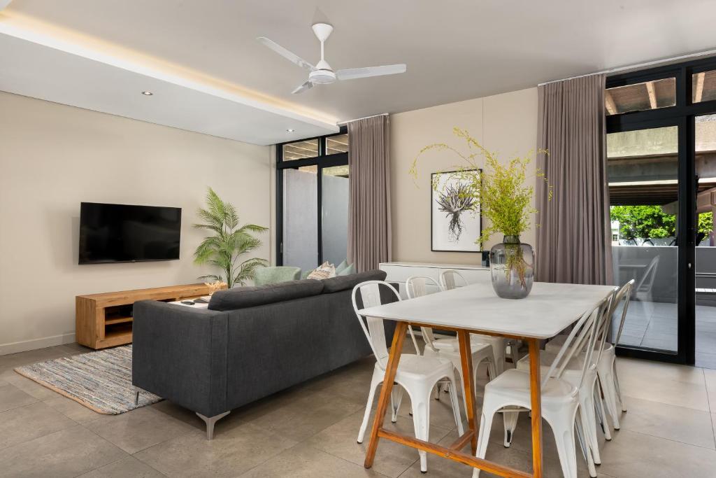 Sloane Square 7, Cape Town (updated prices 2024)