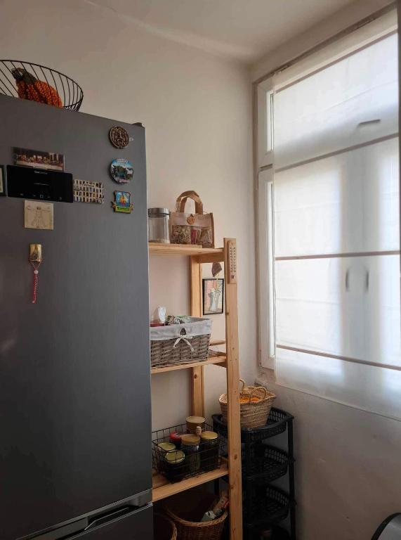 Kuchyň nebo kuchyňský kout v ubytování Specious Modern Apartment