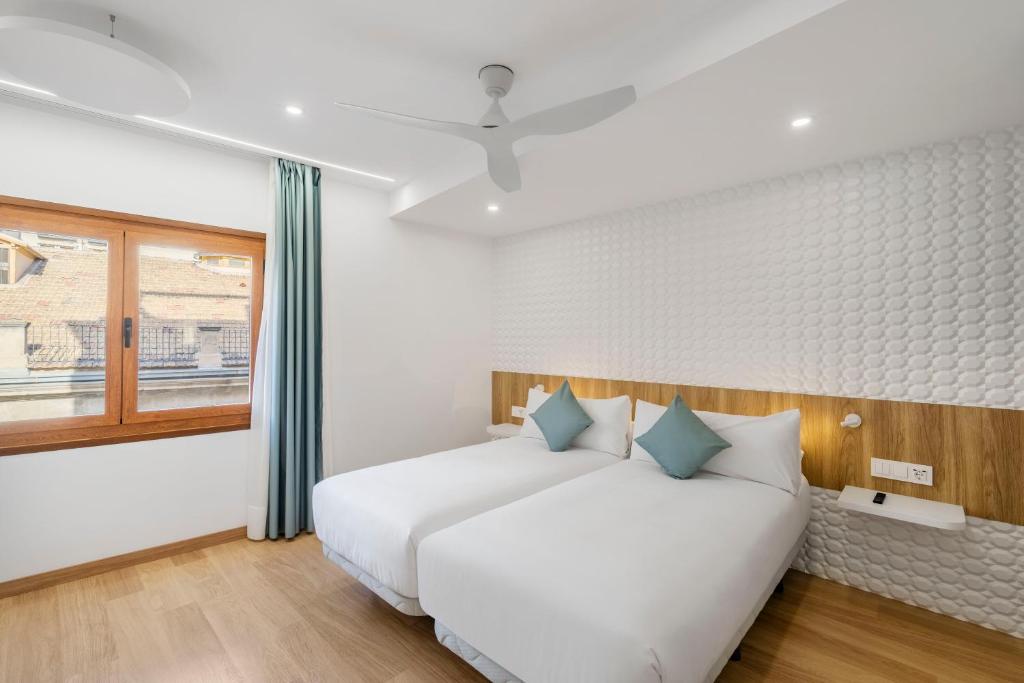 Odyssey Rooms Alicante - Superior Vierbettzimmer