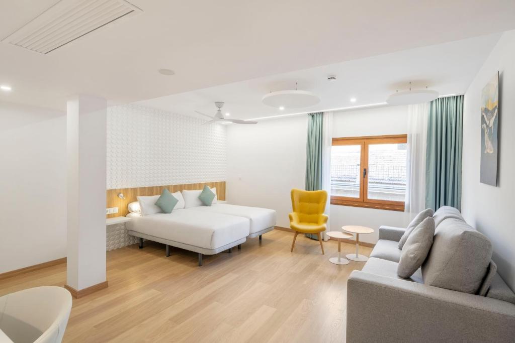 
Superior Family Room
