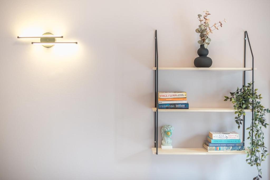 Knihovna v apartmánu