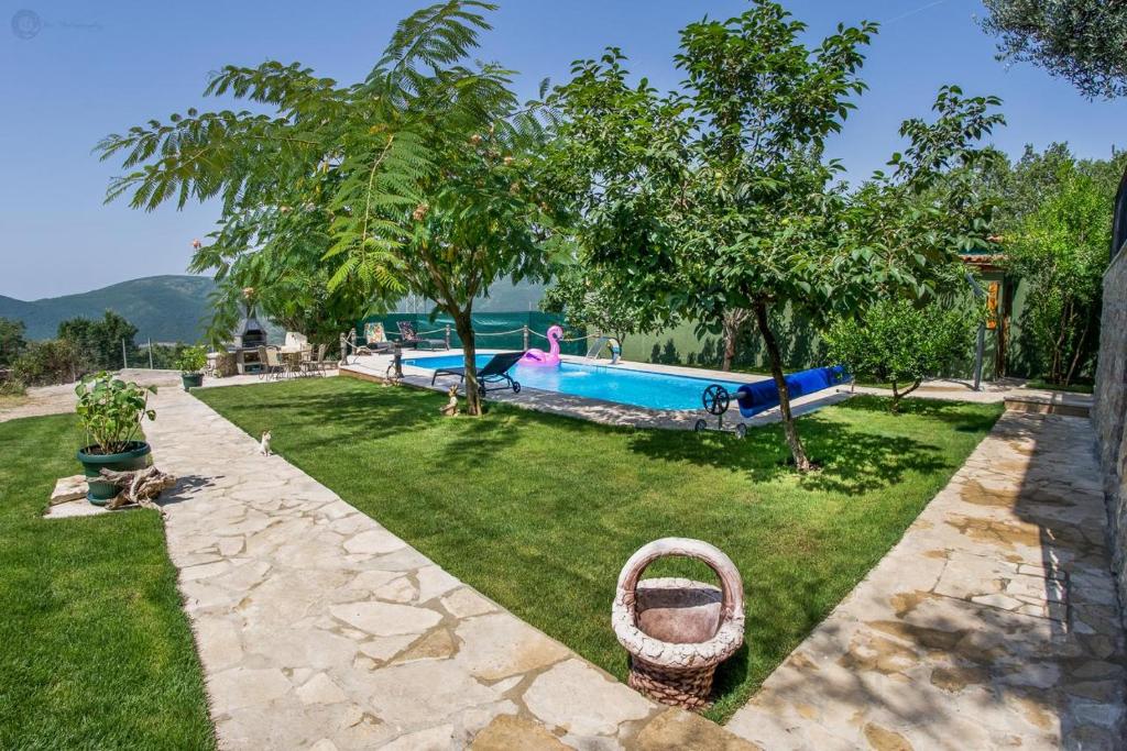 Bazén v ubytování Villa Marco Polo nebo v jeho okolí