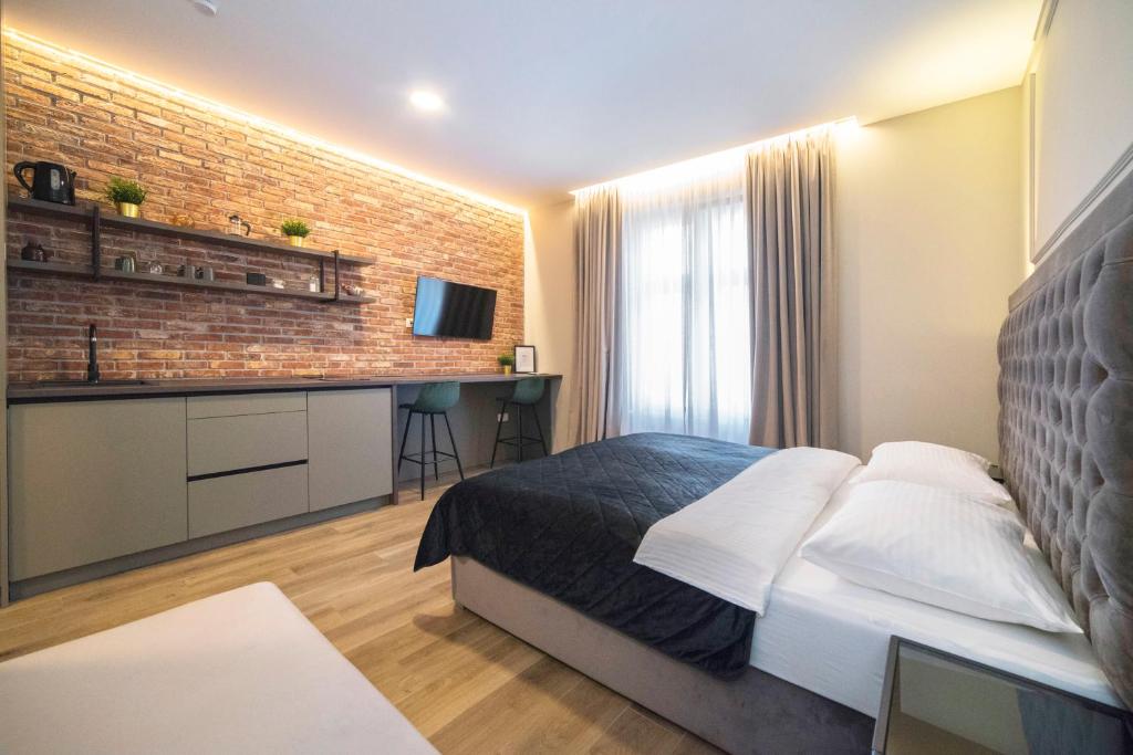 Imperial Apartment B - 5