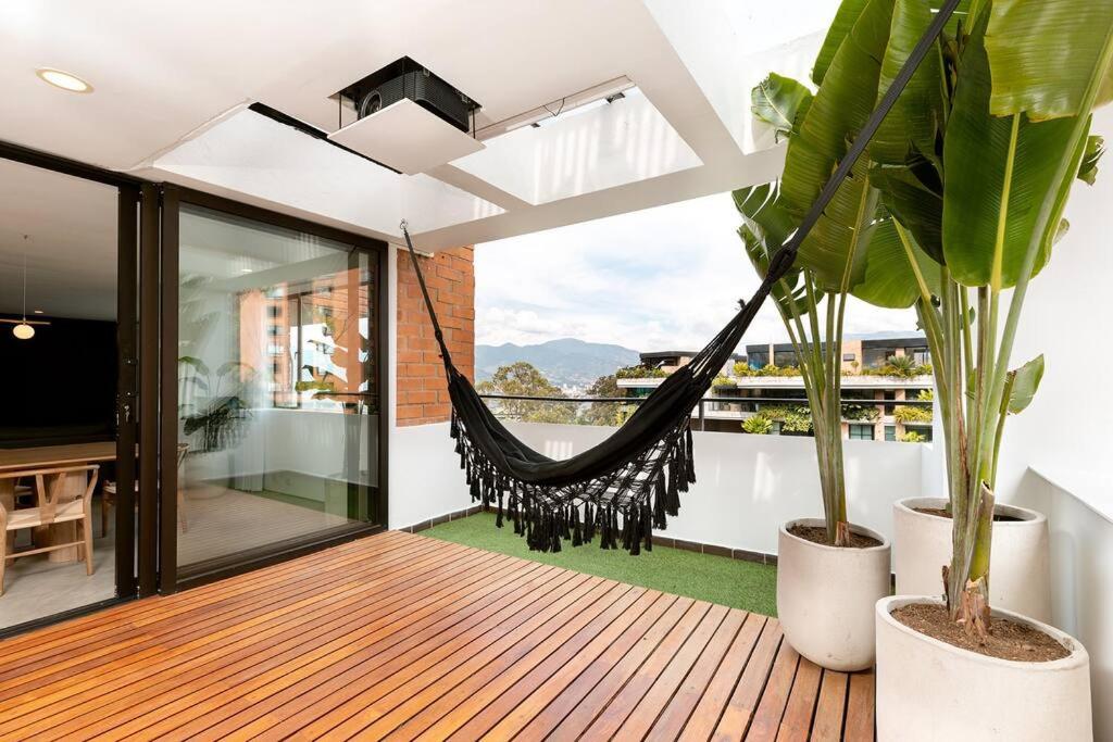 Afbeelding uit fotogalerij van Provenza Luxury Penthouse • Pvt. Rooftop • Jacuzzi in Medellín