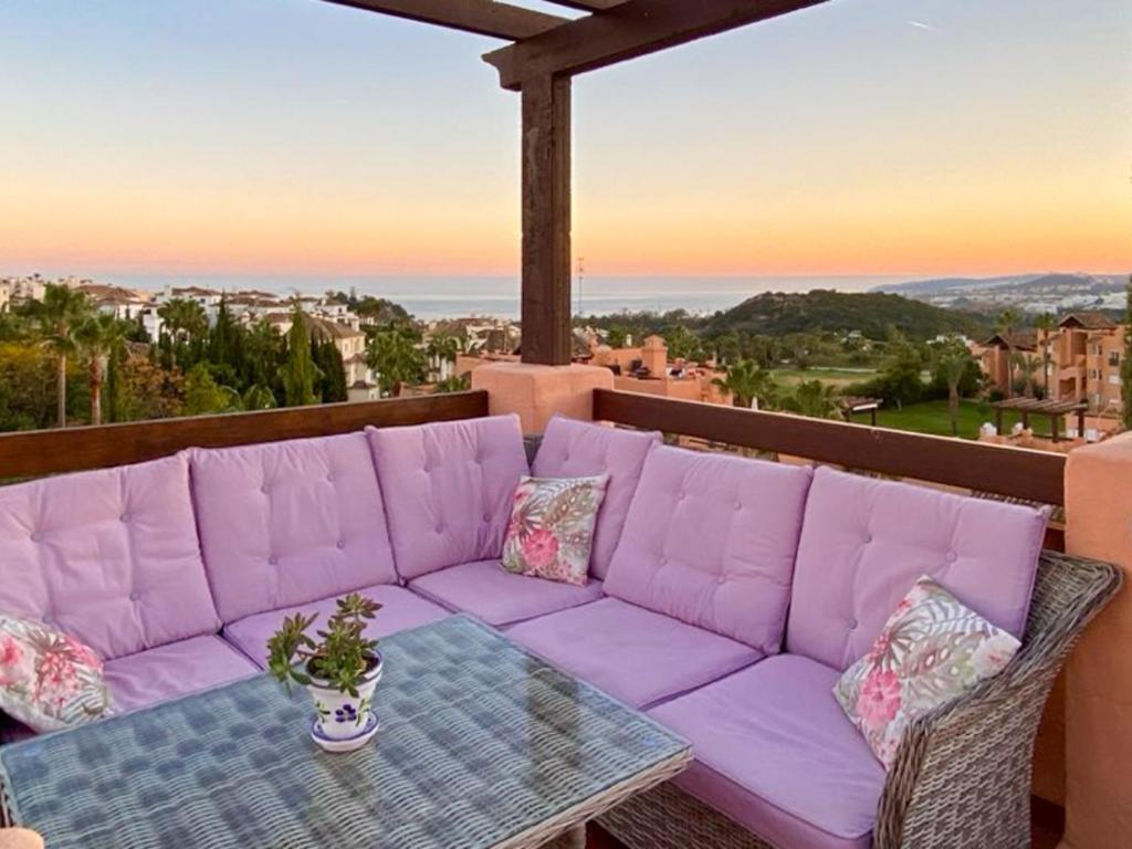 Stunning Purple Penthouse Rentals With Harbor View San Francisco image