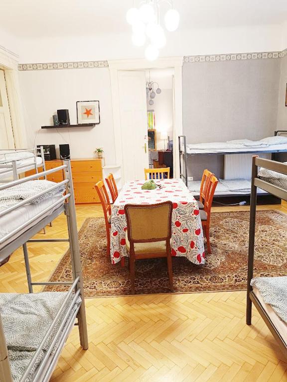 Posezení v ubytování Bridgetown Hostel