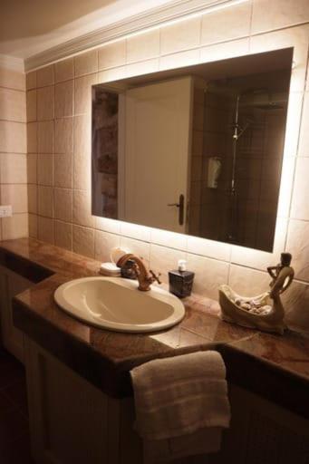 Koupelna v ubytování Bab El Mina guest house Byblos