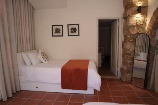 Postel nebo postele na pokoji v ubytování Bab El Mina guest house Byblos