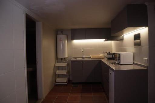 Kuchyň nebo kuchyňský kout v ubytování Bab El Mina guest house Byblos