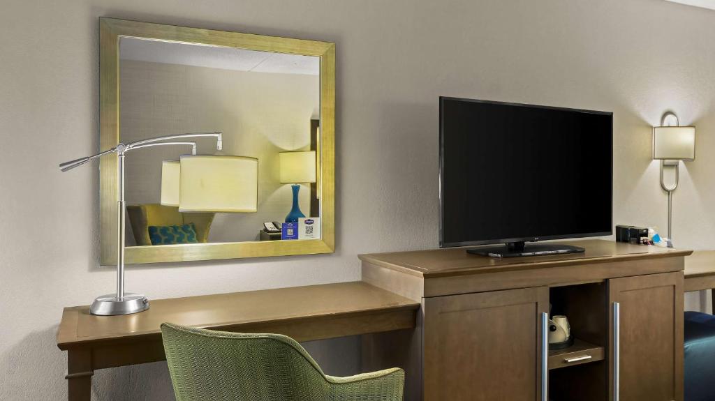 Hampton Inn Bloomington photo