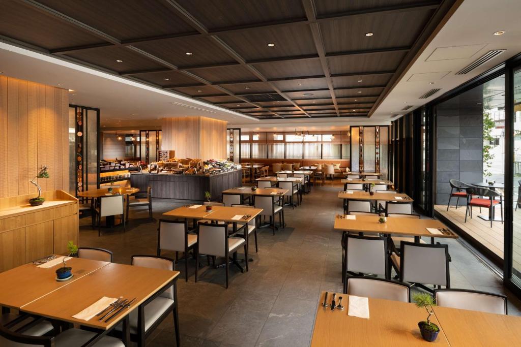 Restaurace v ubytování DoubleTree by Hilton Kyoto Station