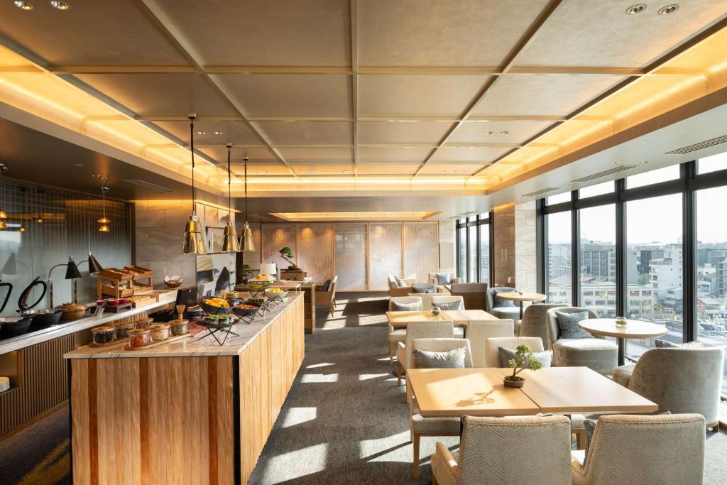 Posezení v ubytování DoubleTree by Hilton Kyoto Station