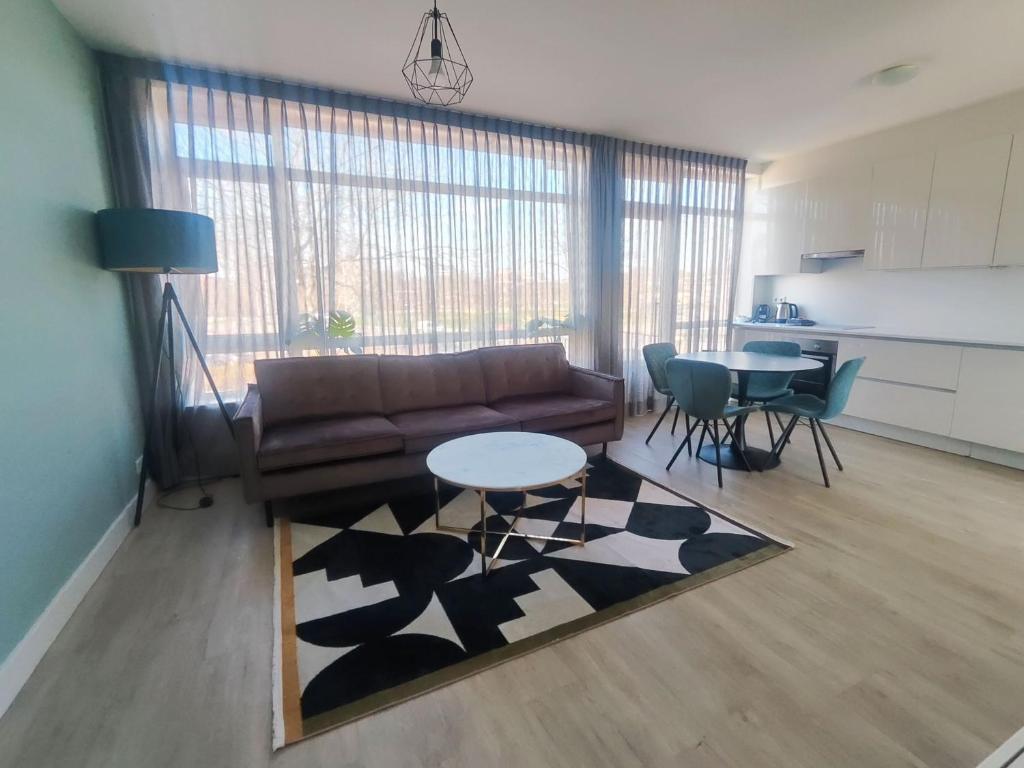 Η κουζίνα ή μικρή κουζίνα στο K50163 Modern apartment near the center and free parking