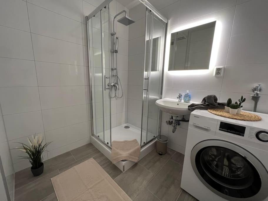 Ένα μπάνιο στο SW02-BP Apartment für Firmen
