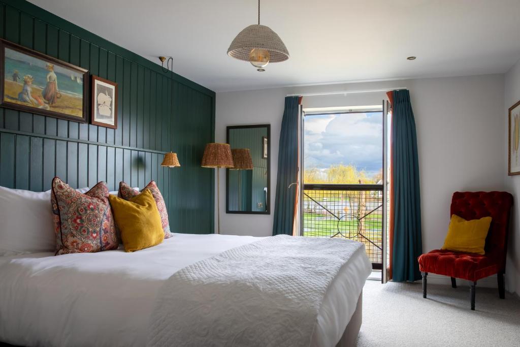 The Bridge Hotel - 