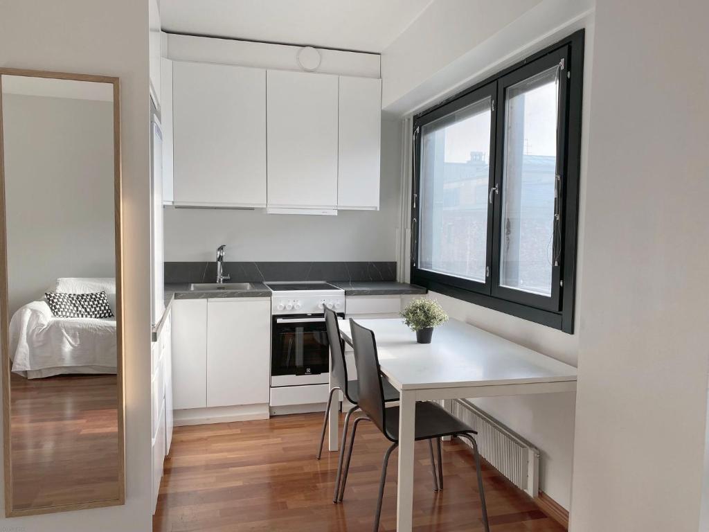 Go Happy Home Apartments - Studio With Balcony - Mikonkatu 25