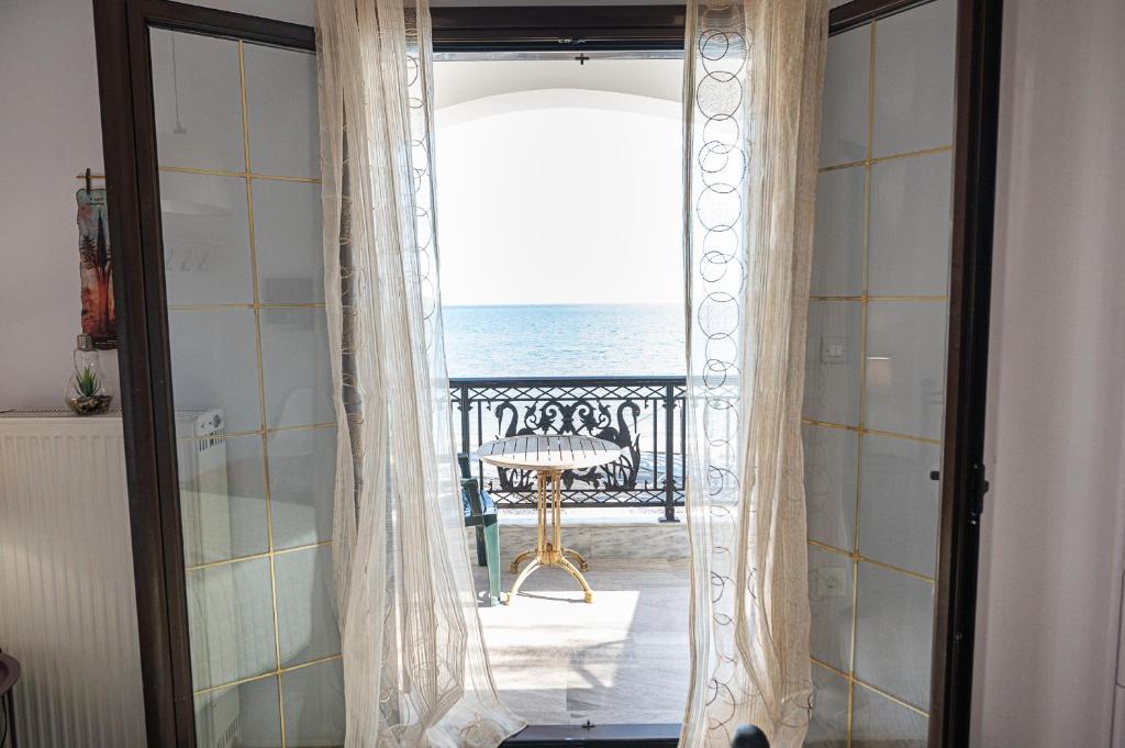 Seaside Apartment Poros - Appartamento Con Vista Mare