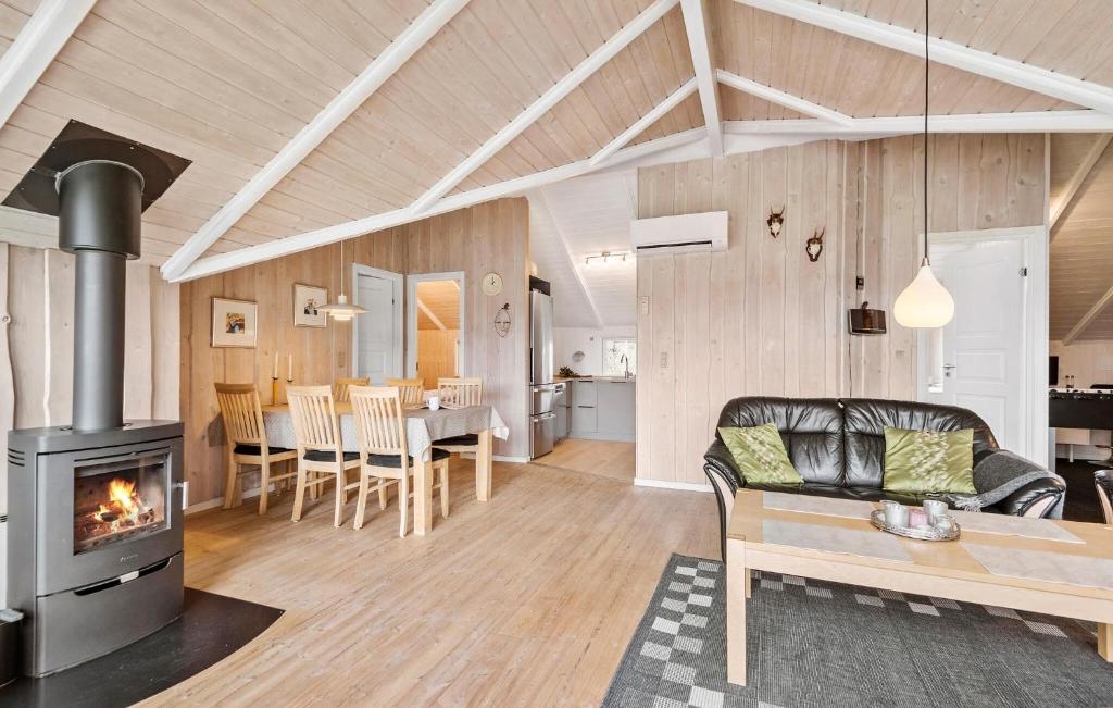 Posezení v ubytování Holiday Home Sydskrænten Oksbøl Denmark