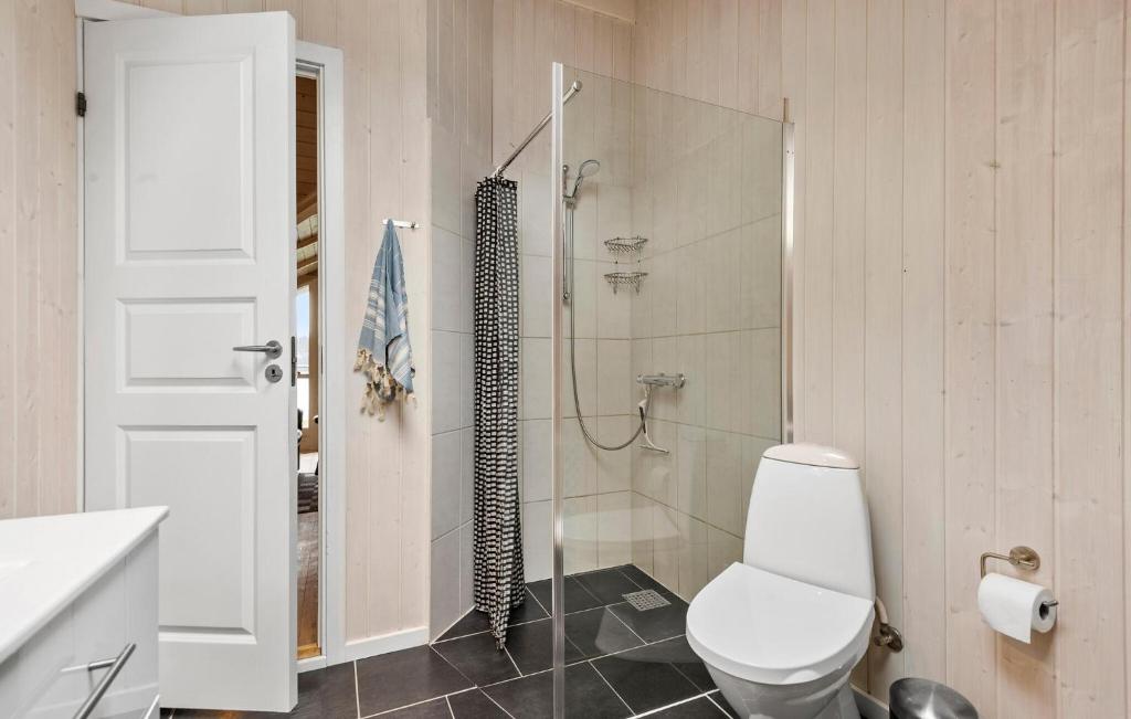 Koupelna v ubytování Holiday Home Sydskrænten Oksbøl Denmark