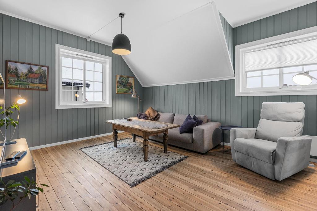 Central, large and light apartment in the middle of the city - Housity