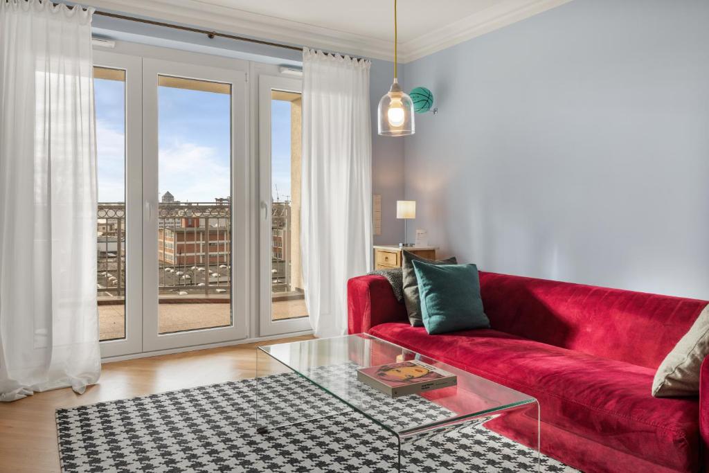 Posezení v ubytování CLS Zentrale City-Wohnung in Hamburg mit E-Laden und Tiefgarage, Klimaanlage, WLAN, großer Balkon, Blick über Hamburg, Parkplatz, Cafe im Haus, Bushaltestelle direkt gegenüber, Flex Check In