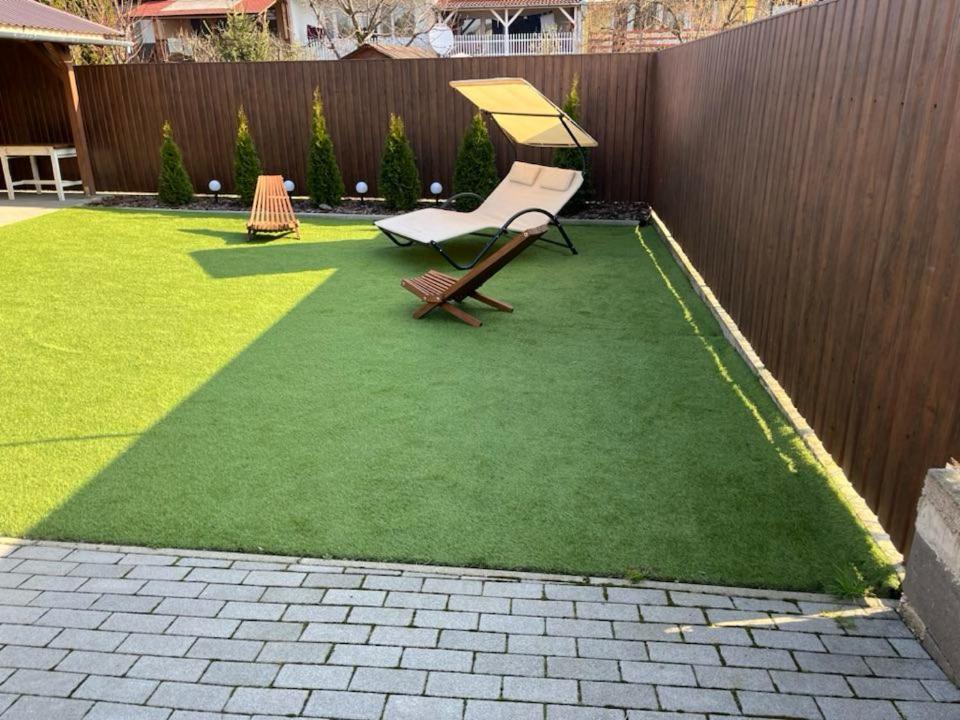 Zahrada ubytování VÁR-LAK Apartman