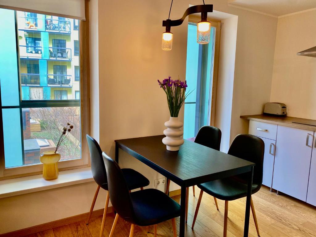 Fotografie z fotogalerie ubytování Charming City Centre Apartment - Spacious Balcony and Private Garden v Tallinnu