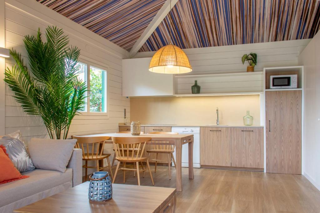 Camping & Resort Sangulí Salou - Two-Bedroom Villa