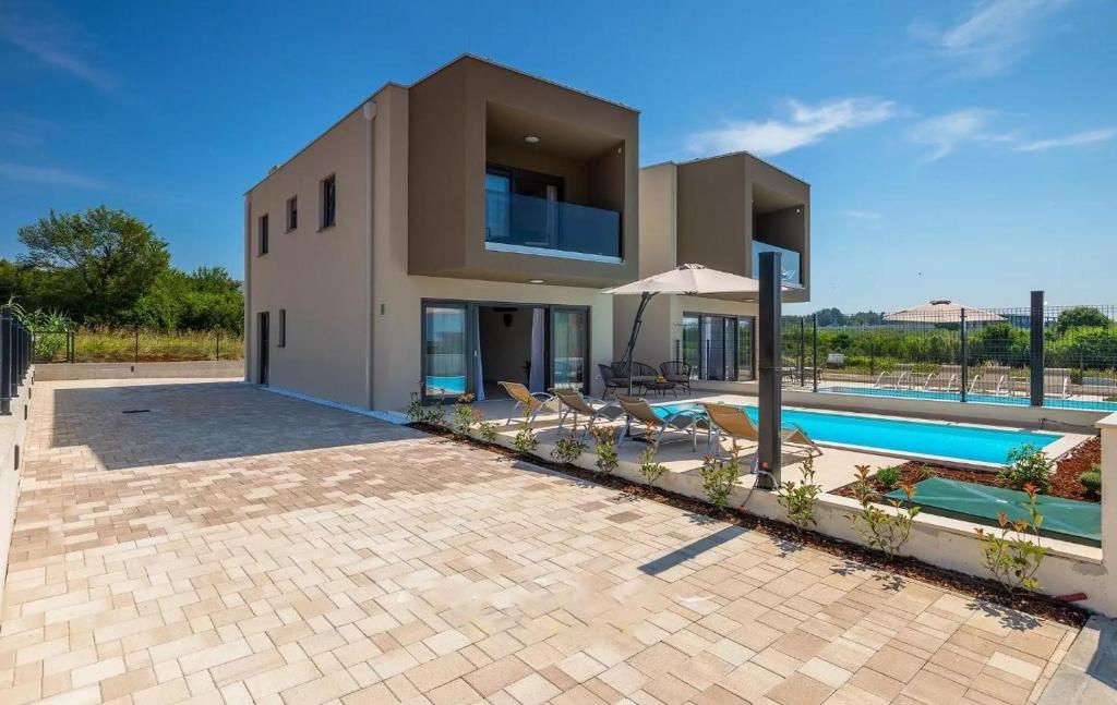 Swimmingpoolen hos eller tæt på Villa Esmeralda by SeeAdria Agency