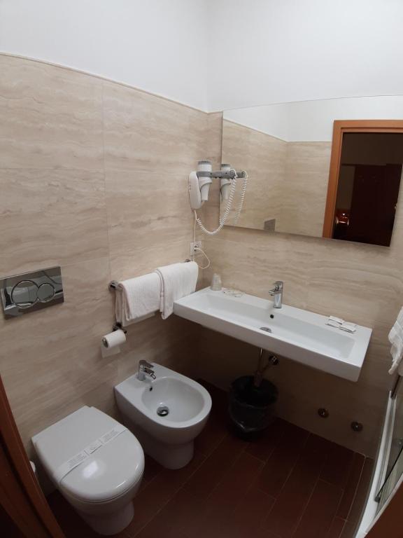 Koupelna v ubytování Hotel Mariano